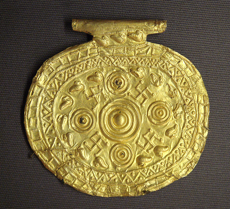 Pendente etrusco con simbolo della svastica_700 A.C.