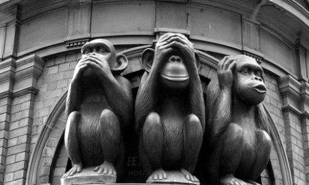 "Non vedevo, non sentivo e non parlavo" – il vero significato dell’immagine con le tre scimmiette