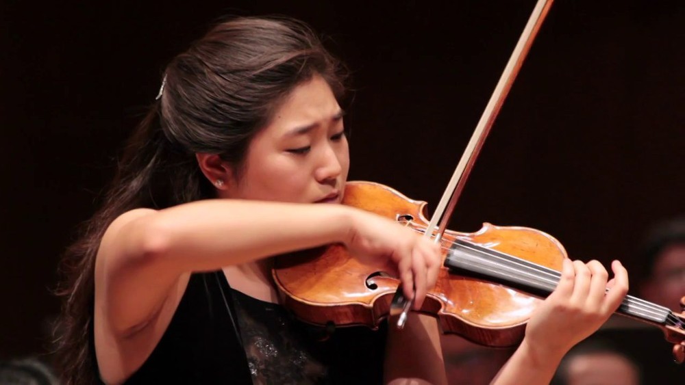 Uno Stradivari per Suyoen Kim. Concerto dell’Orchestra Filarmonica di Torino.