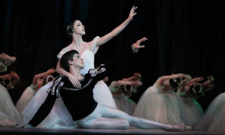 La "Primera Bailarina Absoluta" con il Ballet Nacional de Cuba sul palco del Regio.
