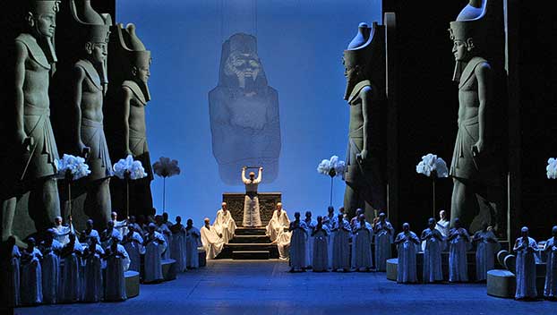 Sotto il velo di Iside. La stagione del Regio apre con l’Aida di Verdi.