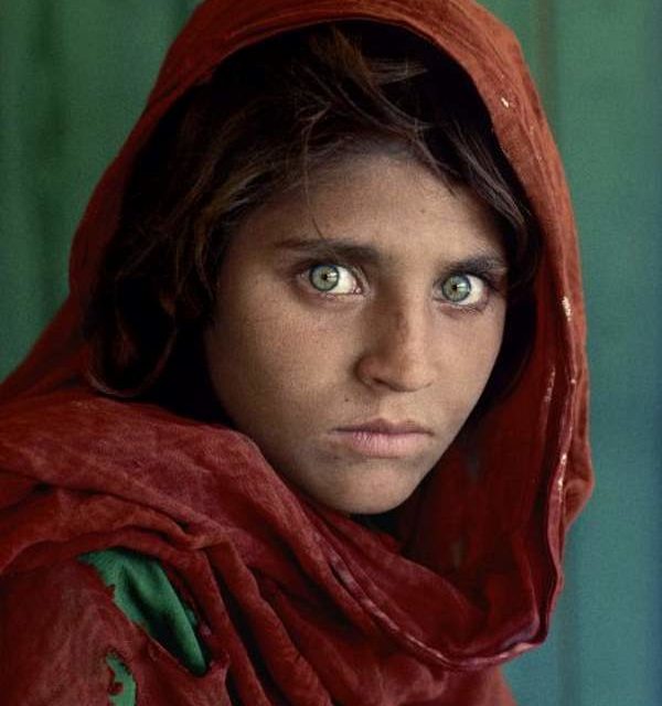 "Il mondo di Steve McCurry" e le sue straordinarie immagine in mostra nella Reggia di Venaria