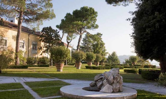 I giardini di Pietro Porcinai nelle foto esposte dalla Fondazione Cosso al Castello di Miradolo.