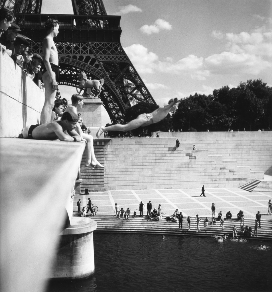 le-plongeur-du-pont-diena-paris-1945-hd-photographies-atelier-robert-doisneau